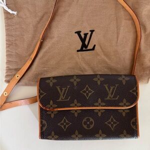 Louis Vuitton Brown Monogram Crossbody Shoulder Bag with Tan Trim